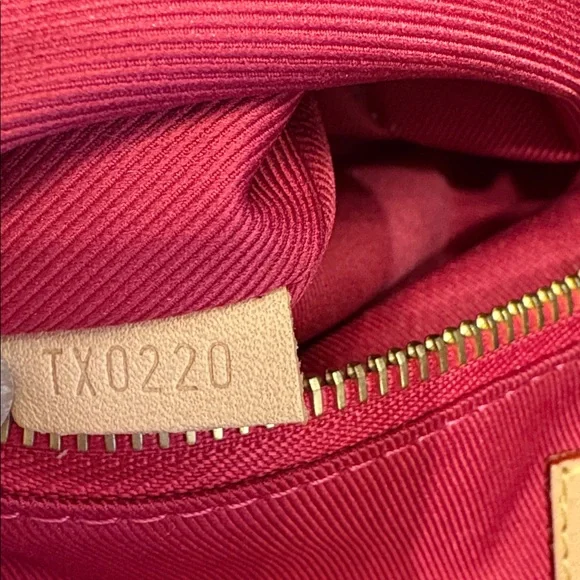 Authentic Louis Vuitton classic monogram Graceful Pm hobo bag in peony - Picture 11 of 16